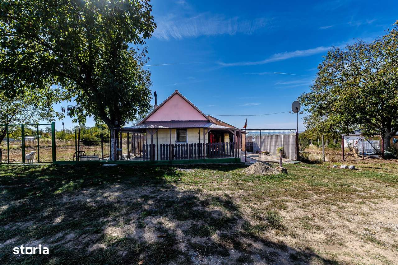 VÂNDUT - Casă cu teren generos și priveliște panoramică – Lipova - Imagine principală: 3/11