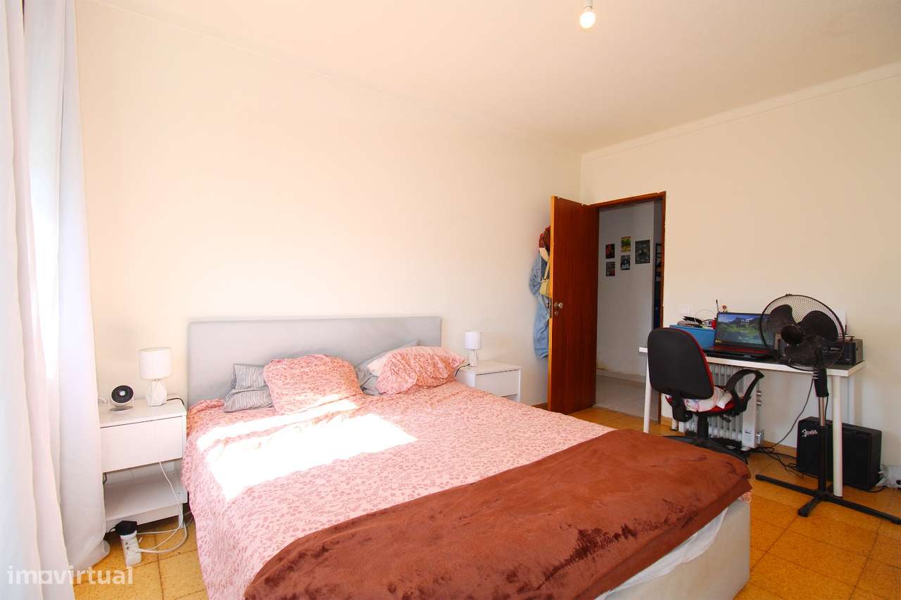 Apartamento T2 Amora - Seixal-11