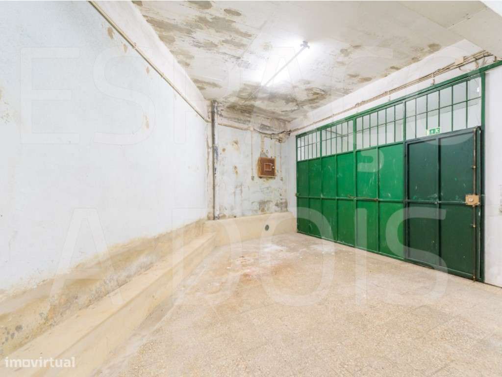 Armazém Amplo; com 2 Pisos! Boa Localização, próximo do Centro da A...-7