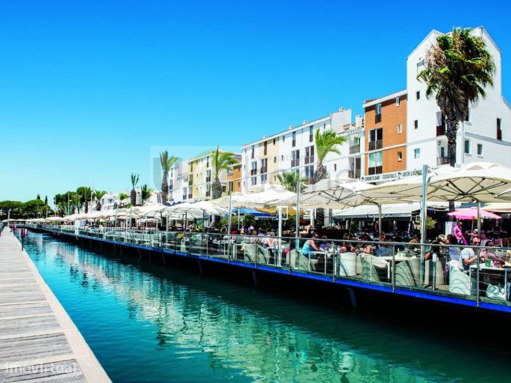 Moradia V4 em Vilamoura com piscina.-14