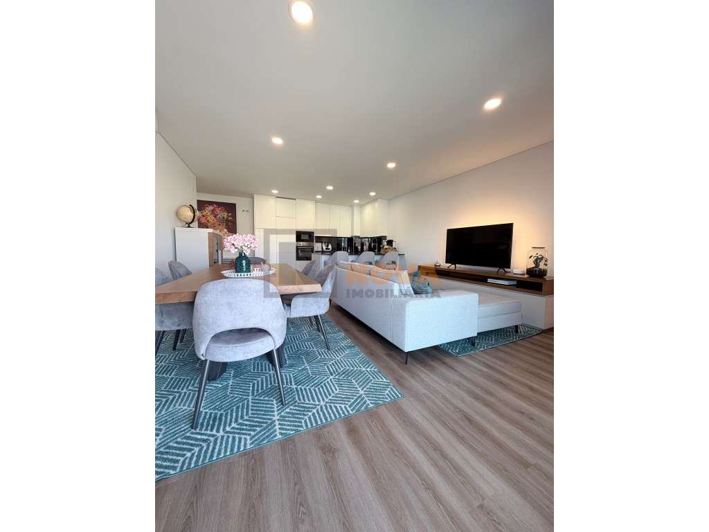 T3 Último Piso em Famões | 165 m² | Domótica | Classe A | 2 Lugares...-10