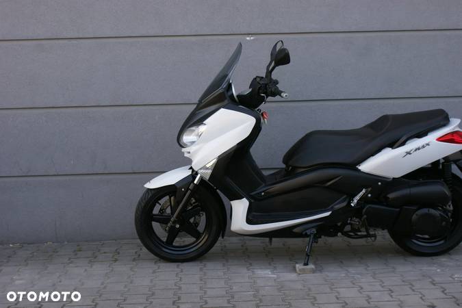 Yamaha X-max - 8