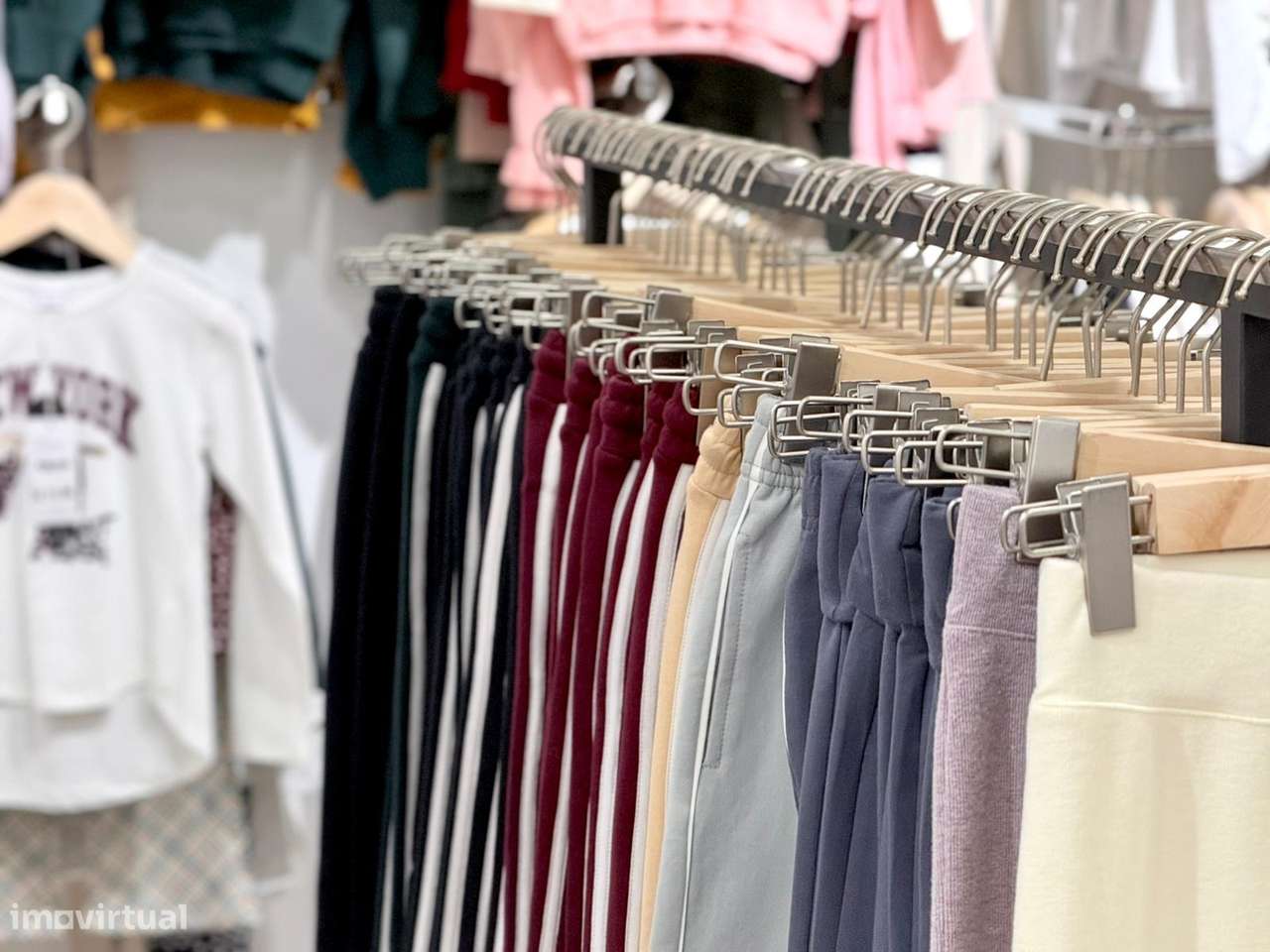 Trespasse de Loja de Roupas Infantis! - Grande imagem: 2/13