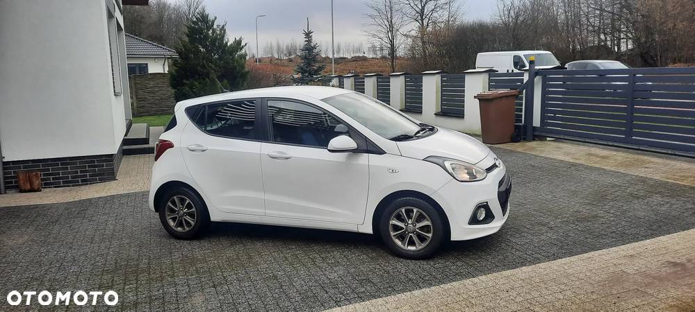 Hyundai i10 1.0 Fifa World Cup Edition - 5