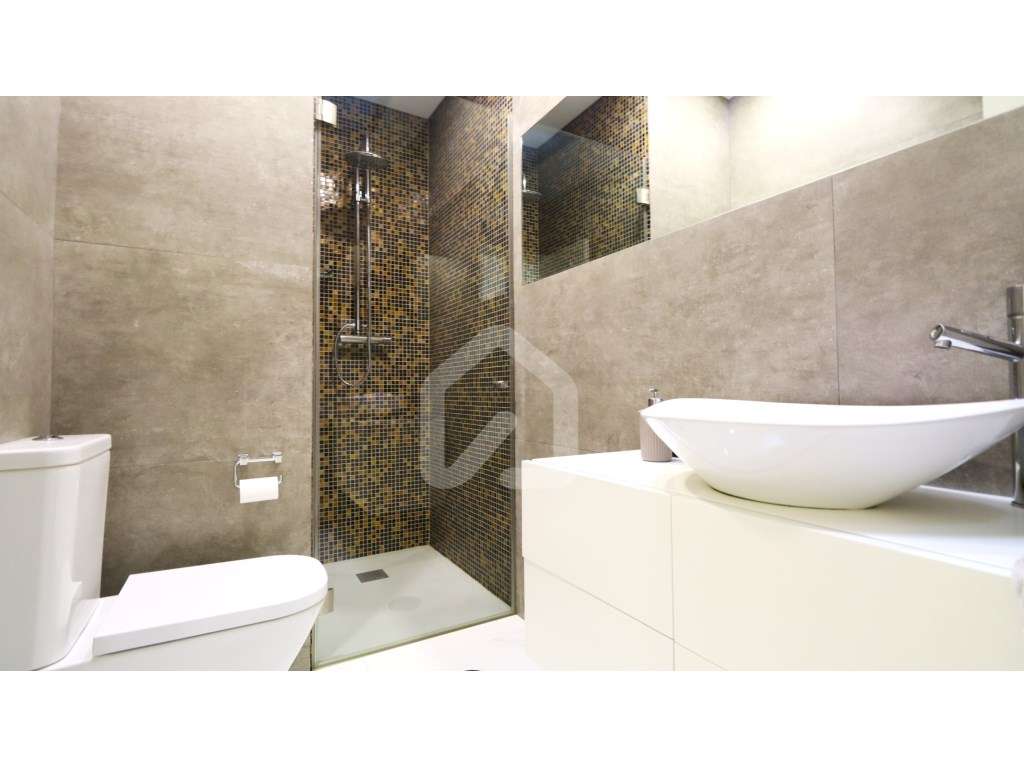 Moradia individual T4+1 com piscina, em Esmeriz-17
