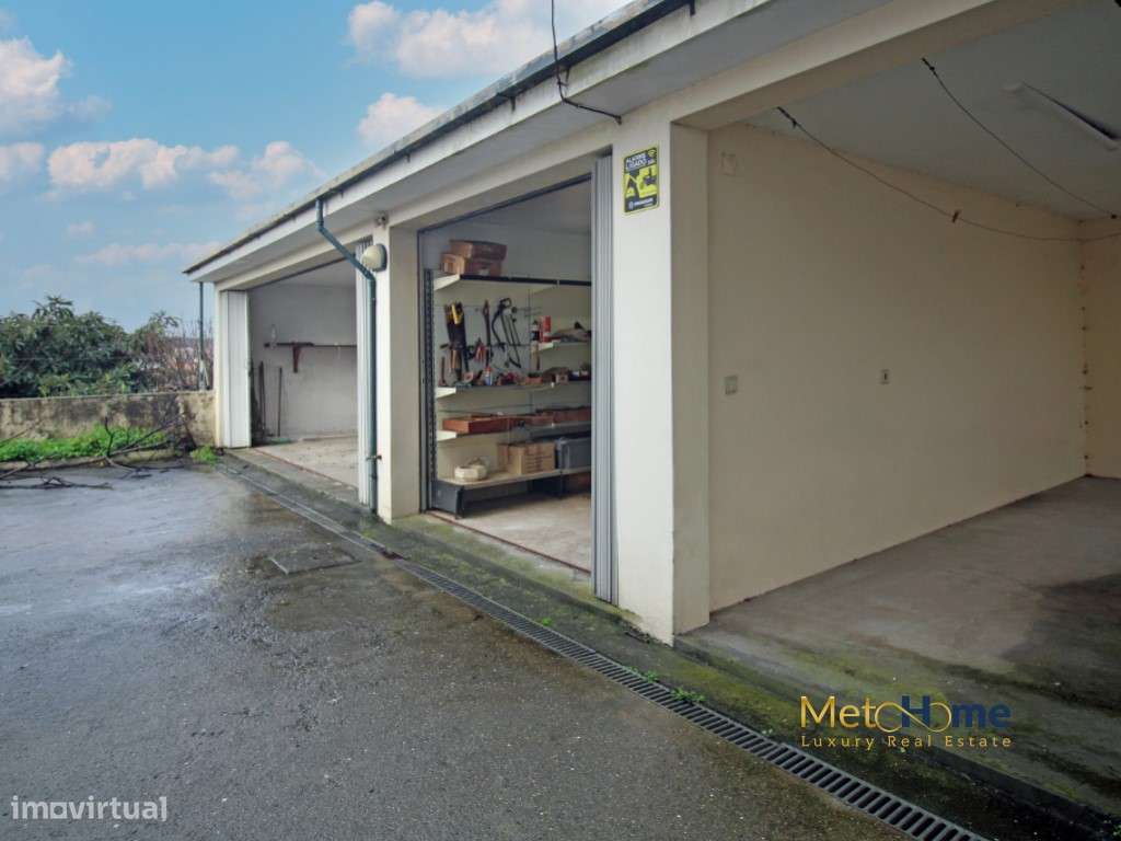 Moradia de 4 frentes em Perosinho-41