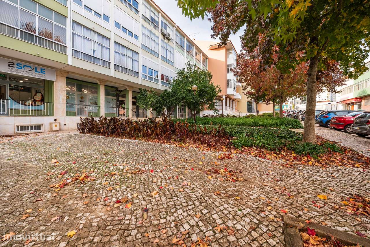 T2 a escassos passos da estação de comboio de Barcarena-46