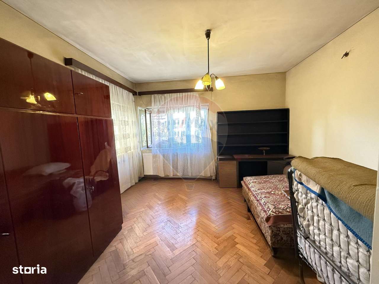 Teren 1100 mp si Casa Strada Luica Sector 4-7