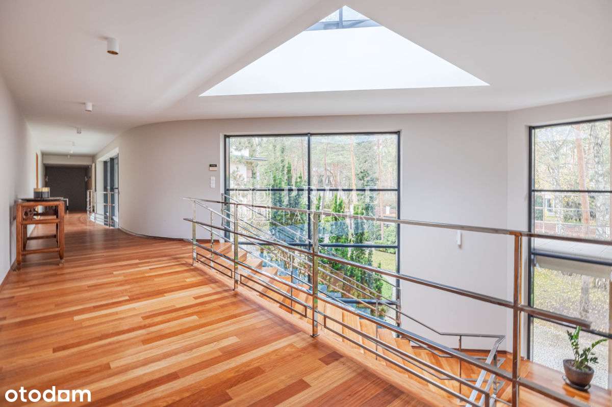 Reprezentacyjna rezydencja z basenem-11