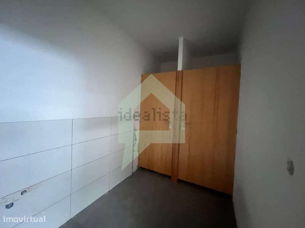 Armazém na Zona Industrial de Ribeirão - Grande imagem: 4/22