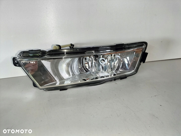 Halogen lampa lewy SKODA RAPID 12-17 - 2