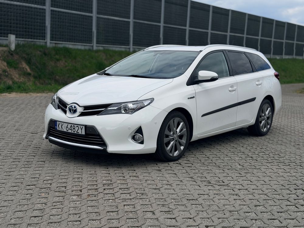 Toyota Auris II Hybrid 135 Premium 2014