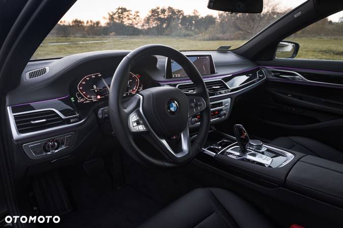 BMW Seria 7 730d xDrive sport - 17