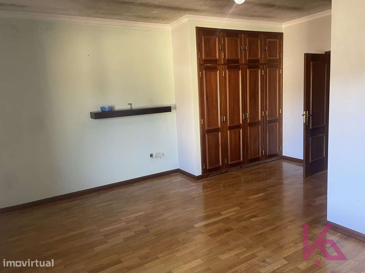 MORADIA T4 com Armazém-12