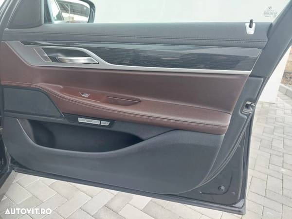 BMW Seria 7 740Ld xDrive - 19