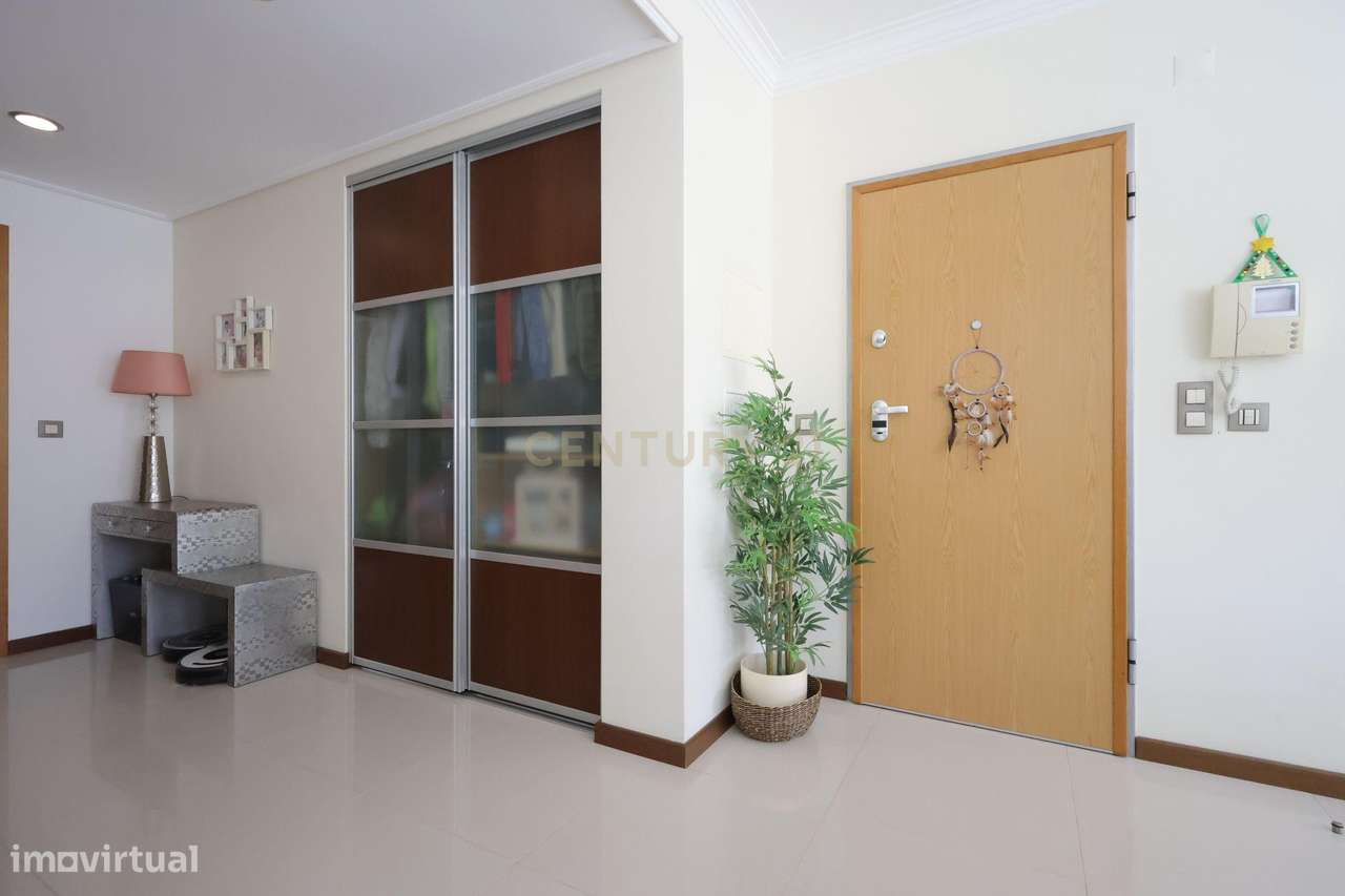 Apartamento Duplex T4 de Prestígio com Vista Rio | Alcochete-6