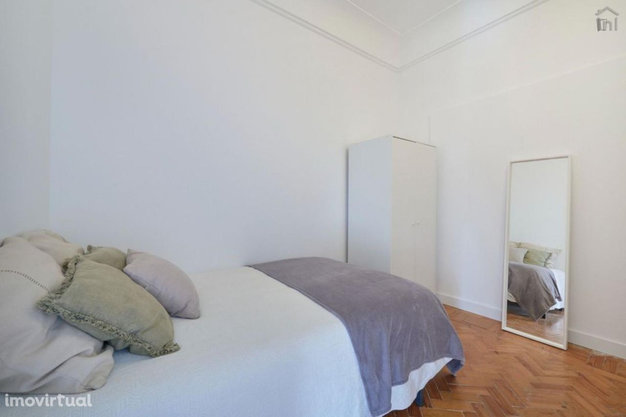 386657 - Quarto com cama de casal em apartamento com 9 quartos