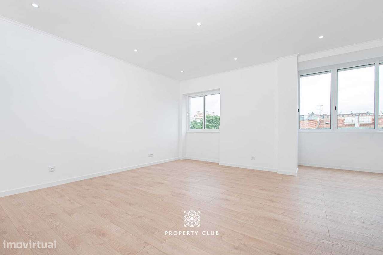 Apartamento T3 em fase de remodelação em Queluz-15