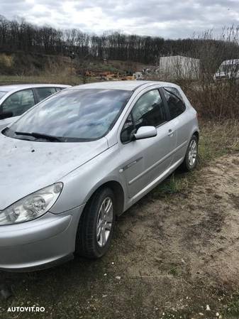 Dezmembram Peugeot 307 1.6 HDI - 5