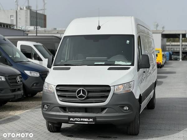 Mercedes-Benz Sprinter - 4