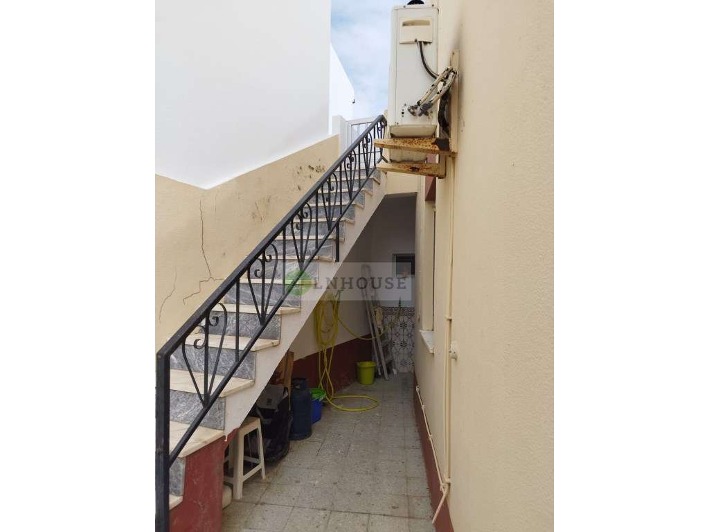 Moradia T2+2 com quintal e terraço, Azinhal-18