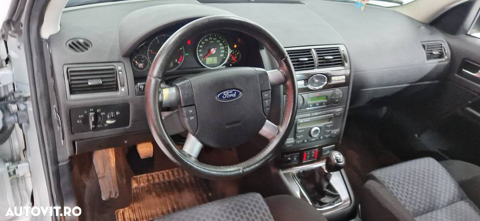 Ford Mondeo 2.0TDCi Ghia - 12