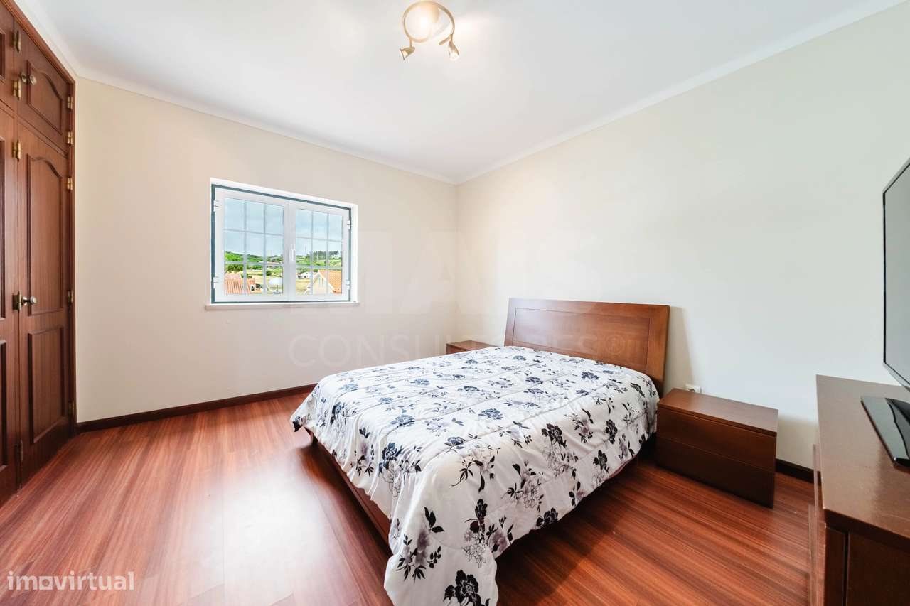 Moradia T4 com Charme em Olho Marinho | 260m² | Lote 734m²-34