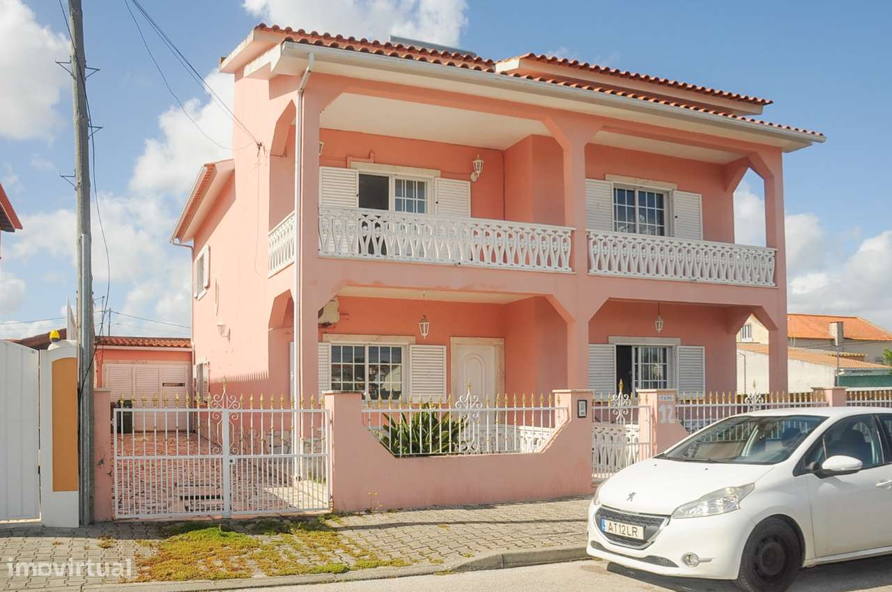 Moradia isolada de 6 assoalhadas com garagem - Zona tranquila-42