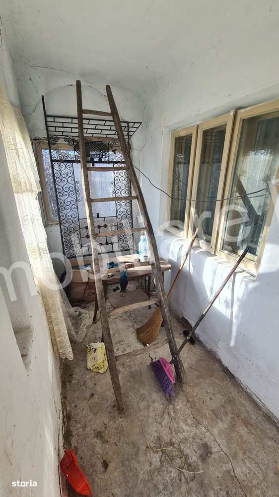 Casă de vânzare în comuna Merișani, sat Vâlcelele, județ Argeș.-9