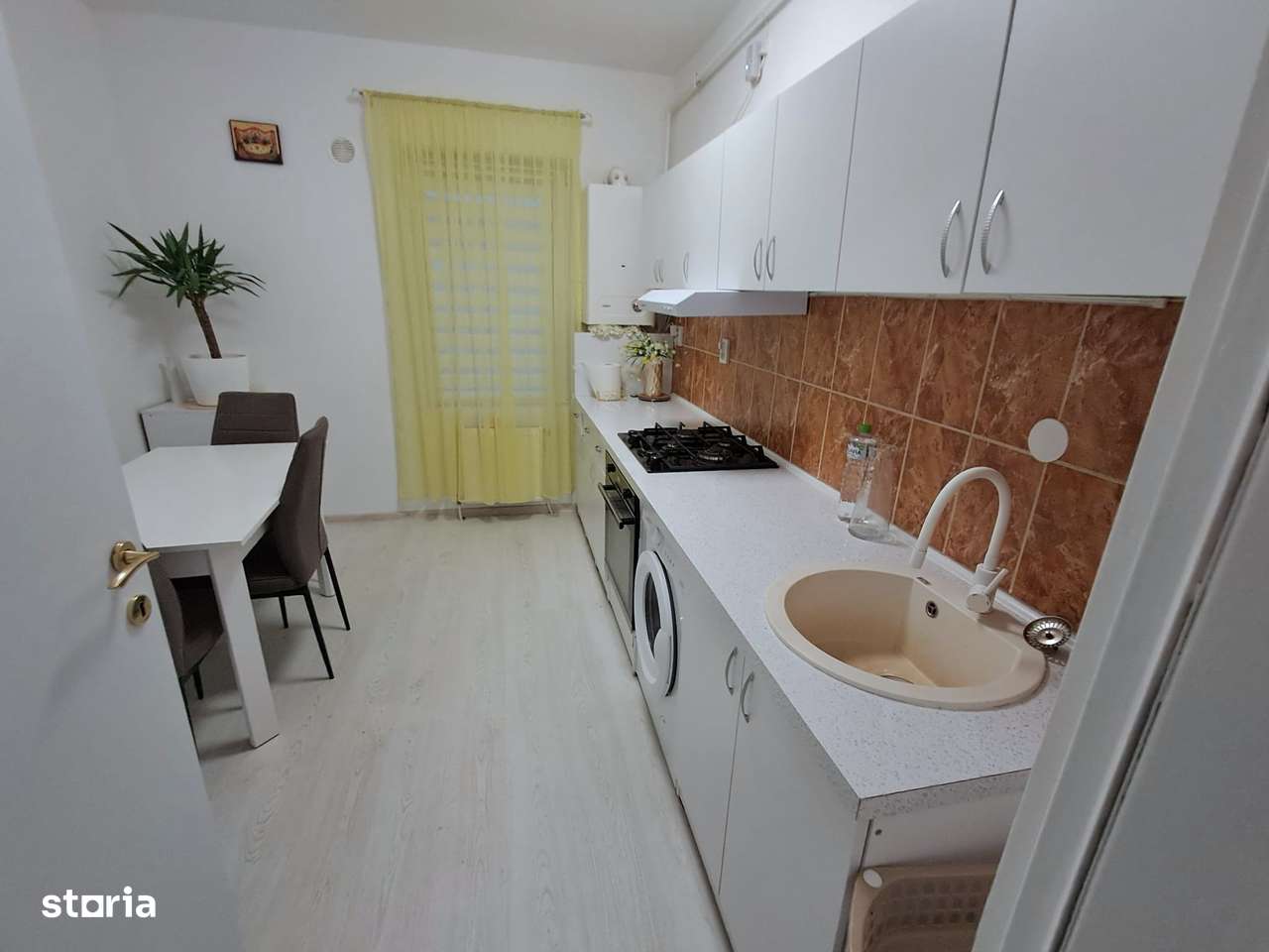 Apartament 2 camere cu parcare inclusa Floresti-0