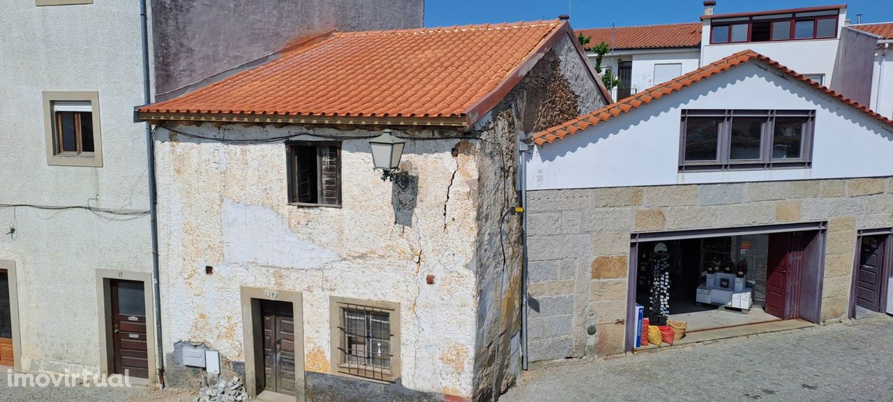 Moradia para Restaurar, zona histórica de Miranda do Douro