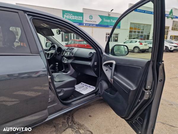 Toyota RAV4 2.2 D-CAT 4x4 Executive - 9