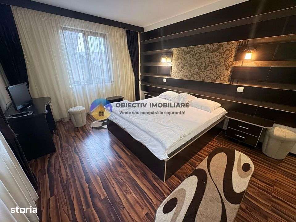 Casa cu posibilitate transformare in pensiune si teren de vanzare Piat-16