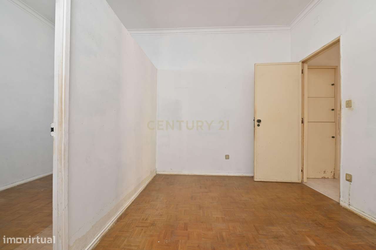 Apartamento T3 em Santa Iria de Azoia-11