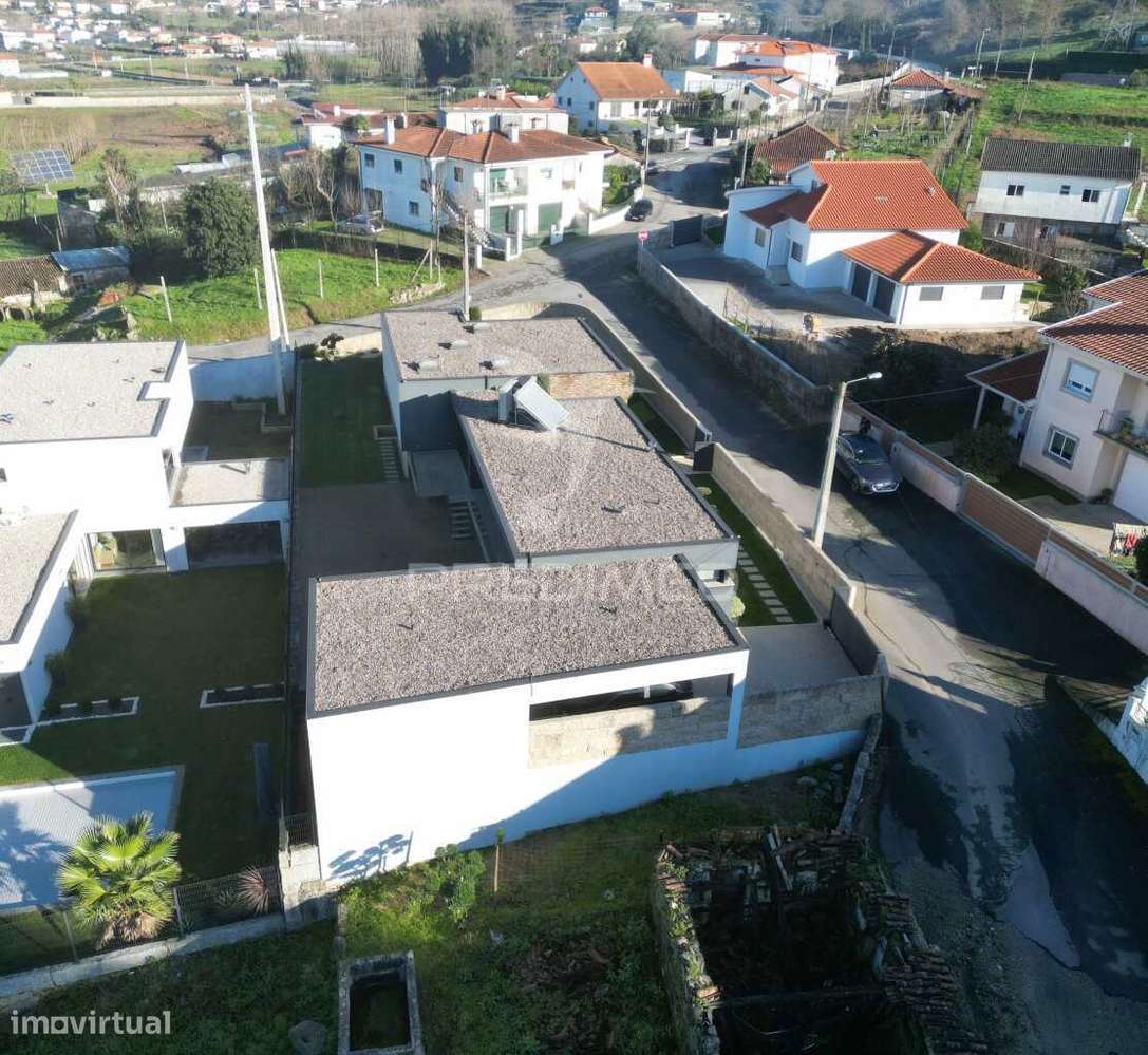 Moradia Individual de Luxo V3 - Guimarães - Grande imagem: 4/39