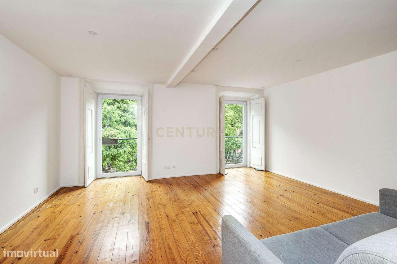 T1+1  Príncipe Real - Praça das Flores - Grande imagem: 2/16