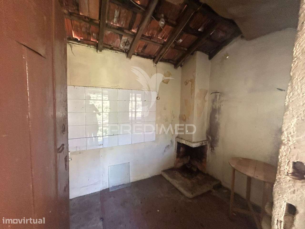 Moradia T2 para Recuperação em Alvações do Corgo, Santa Marta de Pe... - Grande imagem: 5/10