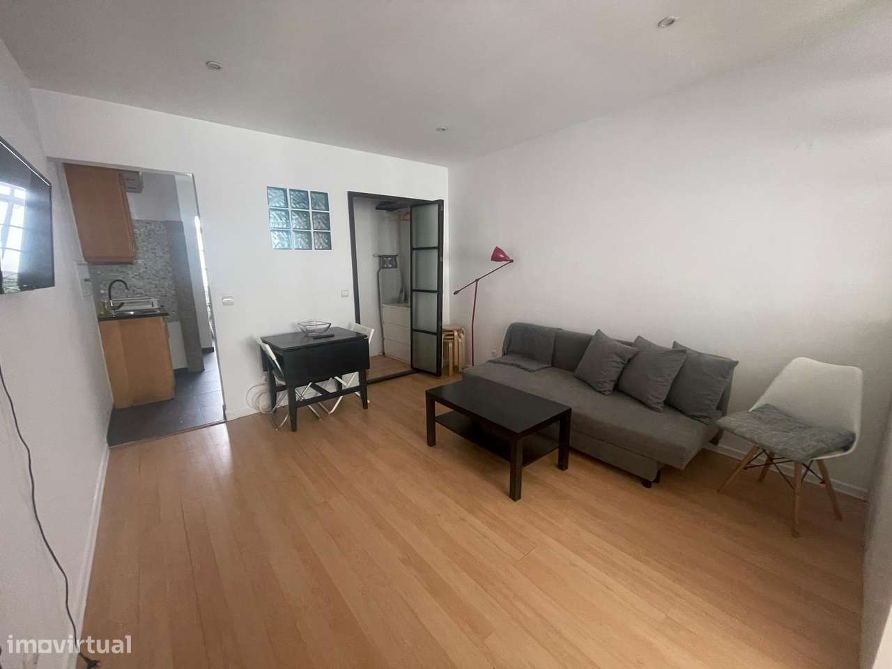 T1 na Graça, Lisboa, com design e luminoso - Grande imagem: 2/17