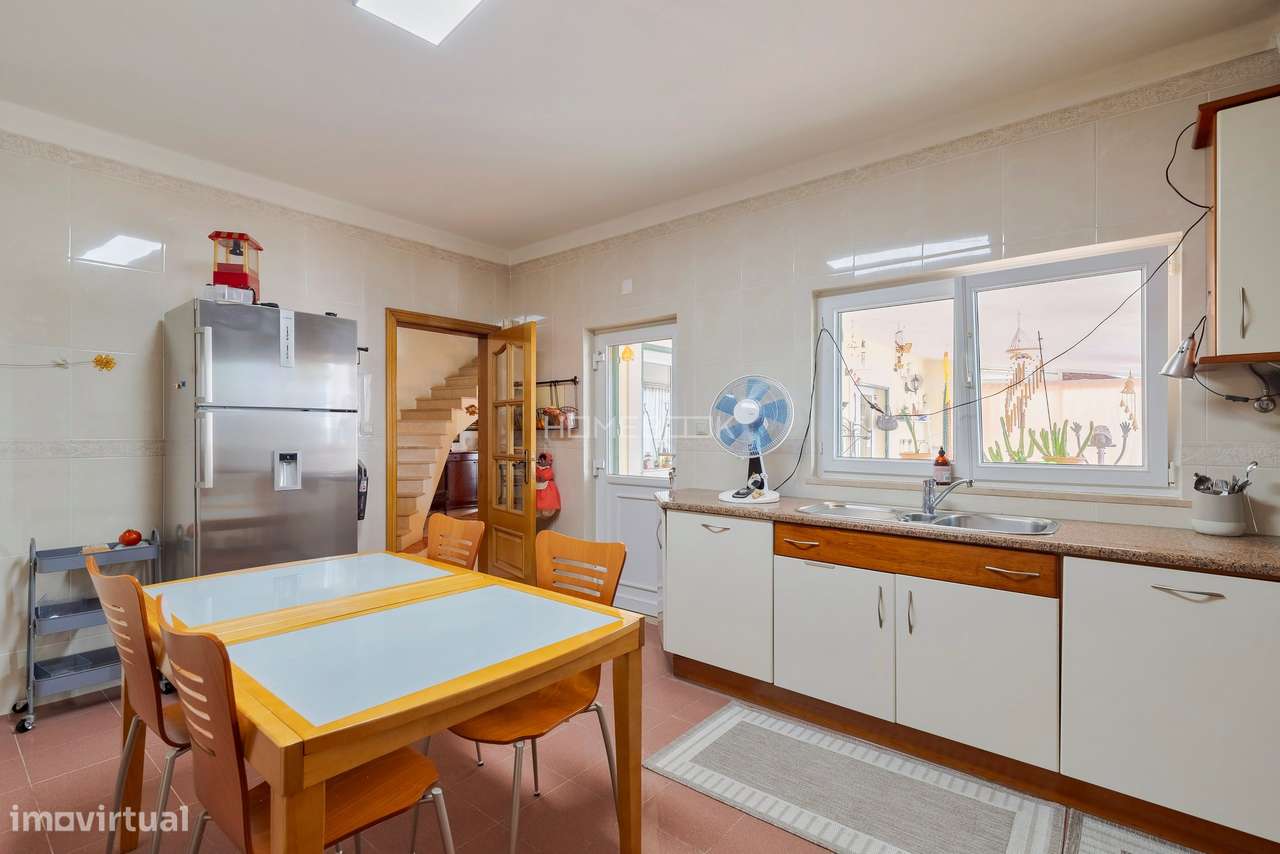 Moradia c/ 354 m² | Lote 1130 m² | Piscina e Jardim em Brejos do Assa-18