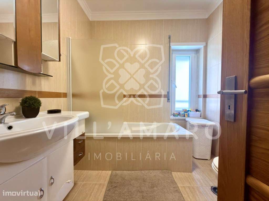 Apartamento T2 + 1, suíte, varandas, elevador e parqueamento na Mal...-12