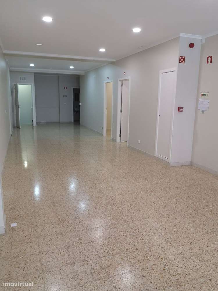 Loja Centro de Mem-Martins - Grande imagem: 2/15