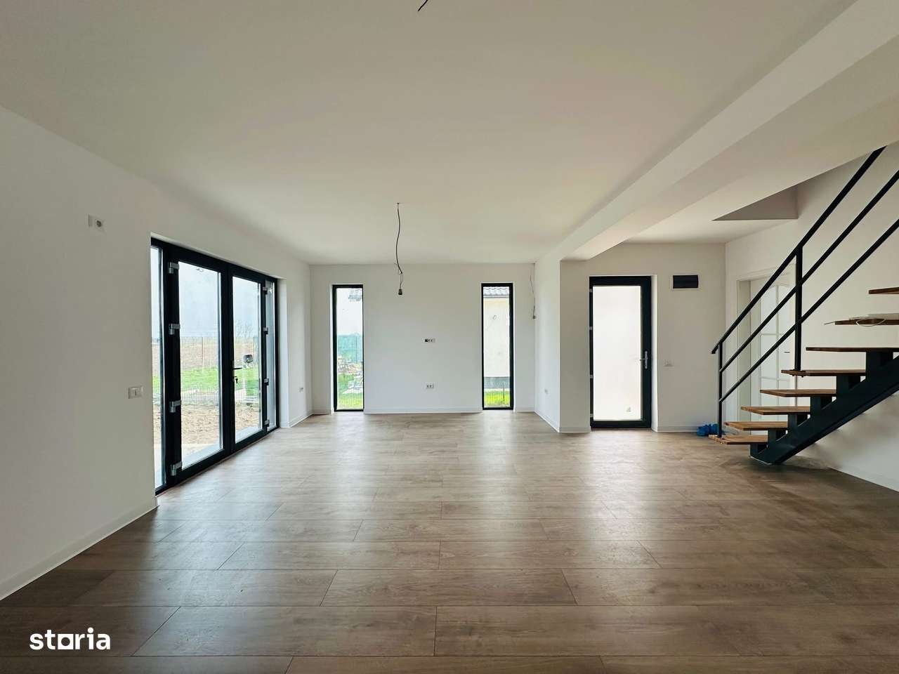 Casă Individuală De Vânzare – 4 Camere | 400 mp | – Comuna Berceni - Imagine principală: 5/15