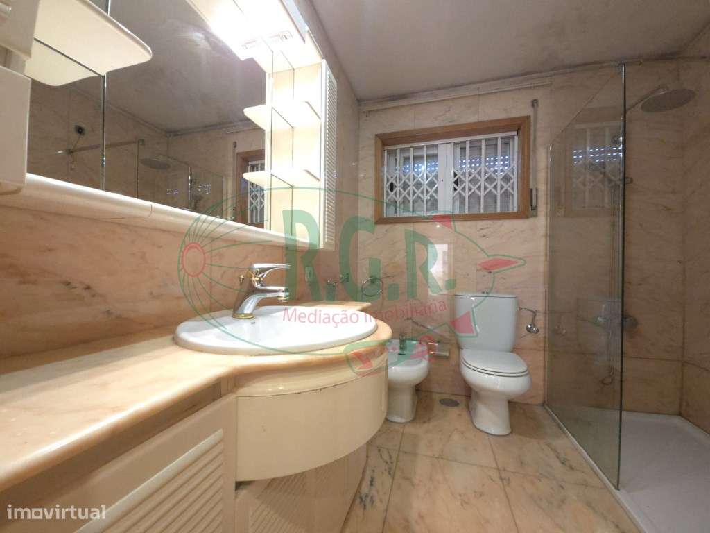 Moradia Isolada T3 | Piscina | Vistas Rio | 5 Min Porto-24