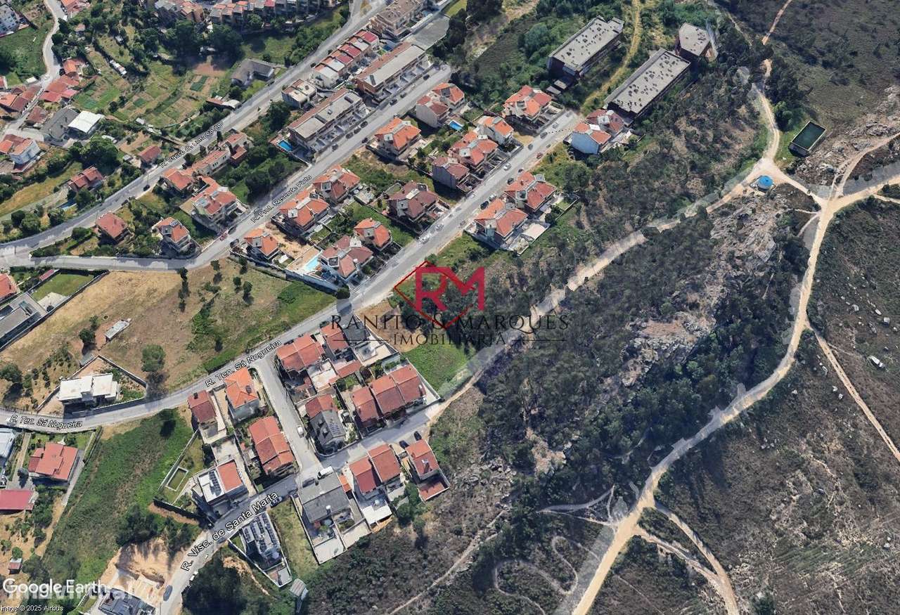 LOTE COM PROJETO APROVADO PARA CONSTRUÇÃO DE MORADIA DE 3 FRENTES |...-7