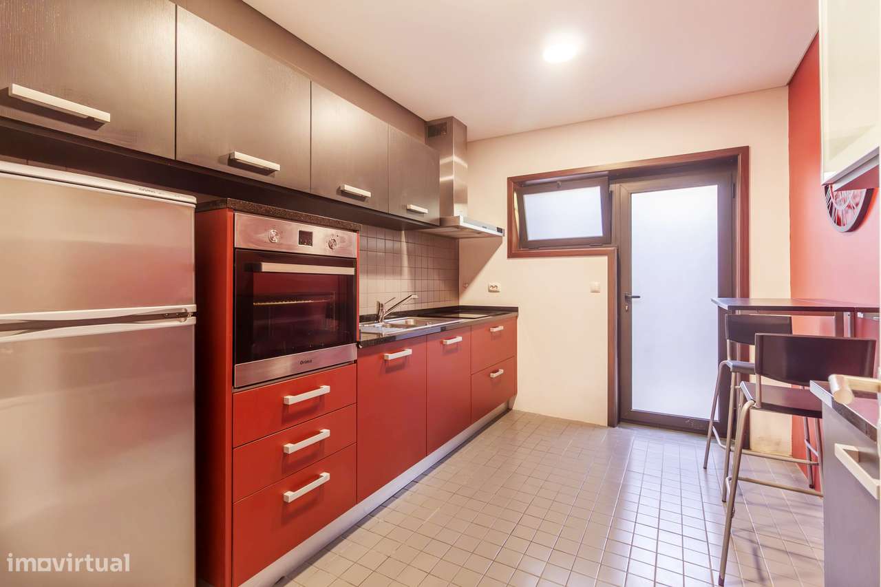 T2 Remodelado com Elegância no Coração de S João da Madeira-4