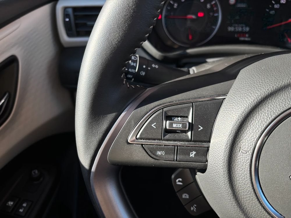 Suzuki Swift DualJet mild Hybrid 2WD 5MT Premium Plus