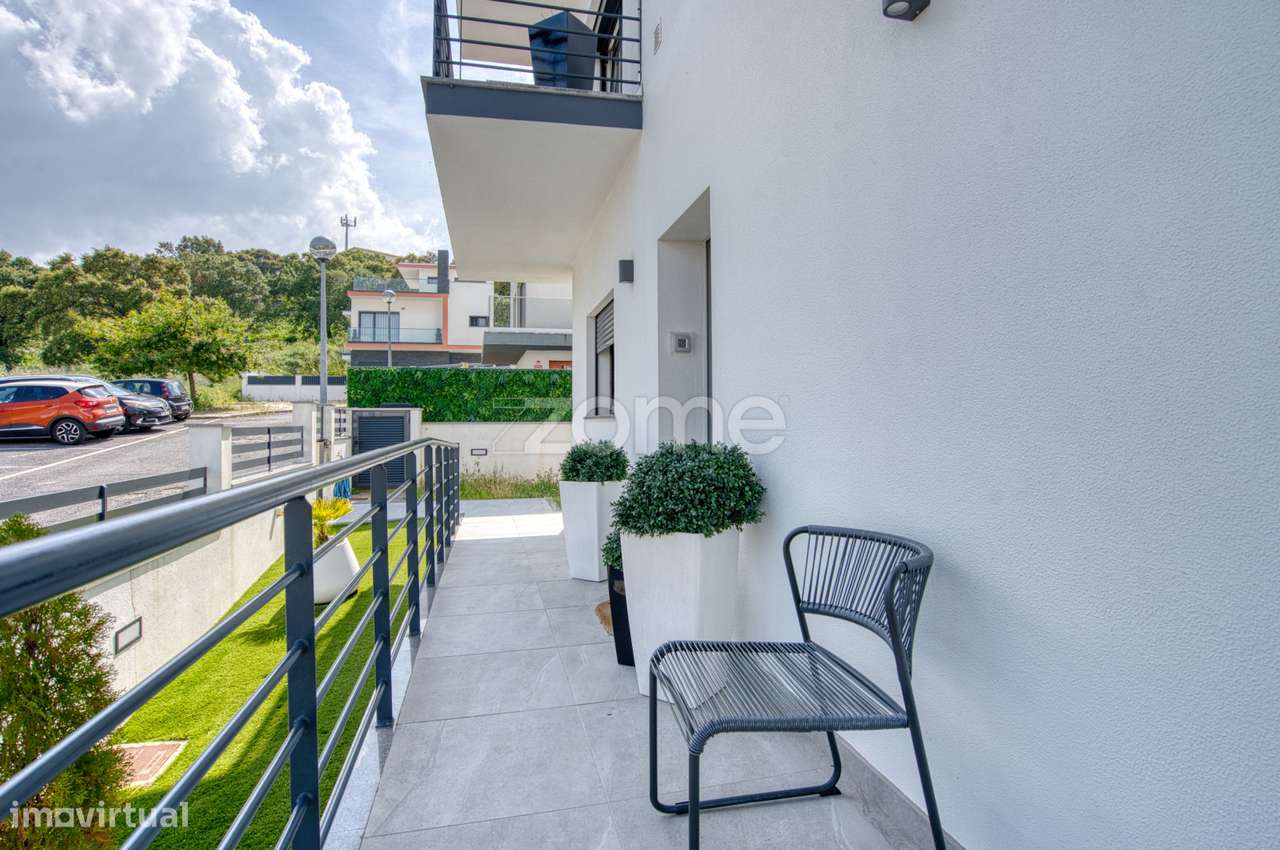 Moradia T4 com Jardim na Ramada-52