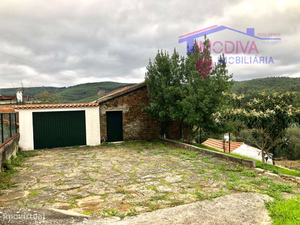 Casa típica de pedra em Castanheira de Pera-2