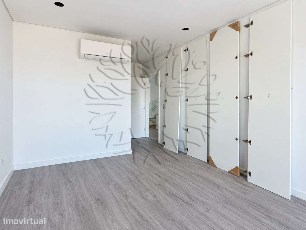 Duplex Novo com Amplos Terraços, Suite, Cozinha em Open Space-25