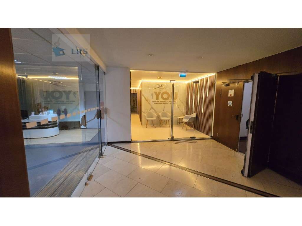 Albufeira central, sinta-se em férias o ano inteiro. apartamento T2...-24